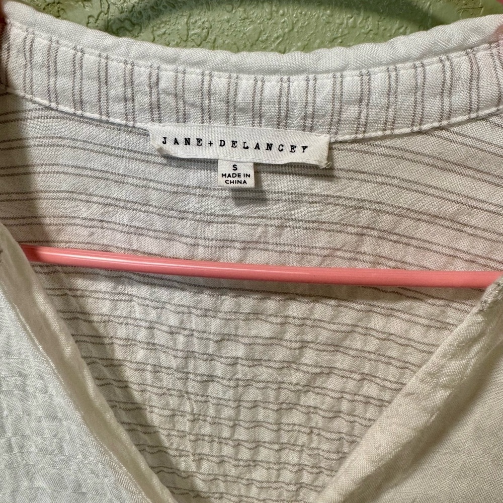 Jane and Delancey Cream Textured Button-Down Shirt - Picture 2 of 4